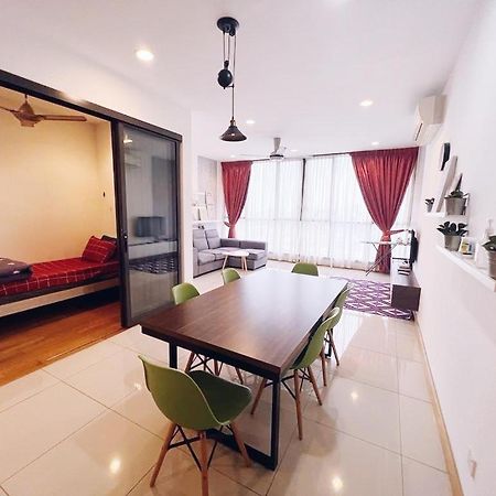 Connected Train 3 Bedrooms - Above Klgateway Mall 14 Kuala Lumpur Esterno foto