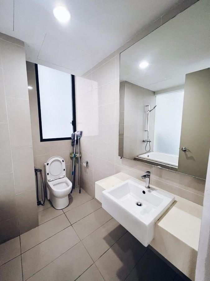 Connected Train 3 Bedrooms - Above Klgateway Mall 14 Kuala Lumpur Esterno foto