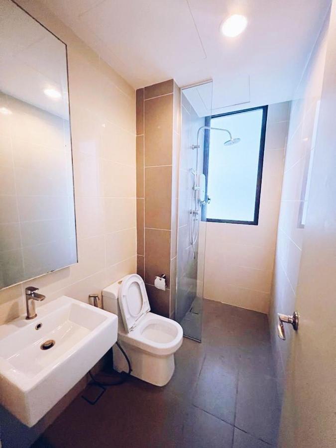 Connected Train 3 Bedrooms - Above Klgateway Mall 14 Kuala Lumpur Esterno foto