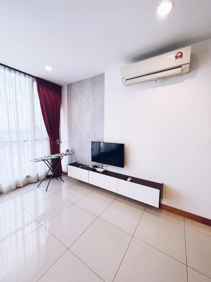 Connected Train 3 Bedrooms - Above Klgateway Mall 14 Kuala Lumpur Esterno foto