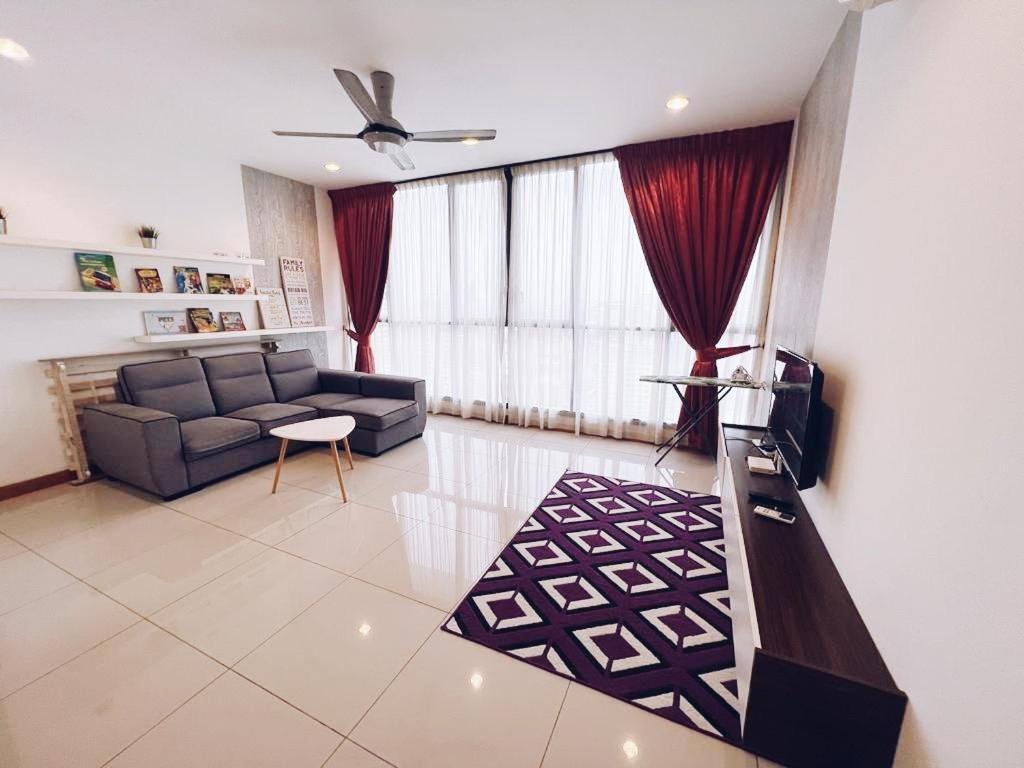 Connected Train 3 Bedrooms - Above Klgateway Mall 14 Kuala Lumpur Esterno foto